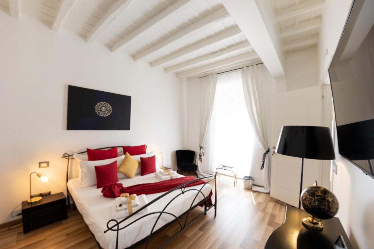 Barcaccia Luxury Suites Рим Экстерьер фото